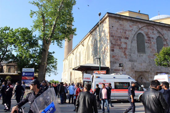 امرأة تفجر نفسها وتصيب 7 على الأقل فى مدينة بورصة التركية (11)