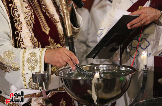 البابا تواضروس يترأس قداس خميس العهد (5)