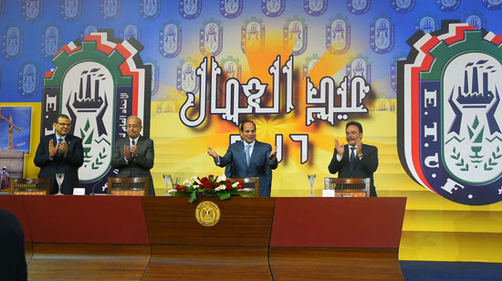 الرئيس السيسى يشهد احتفال عيد العمال (2)