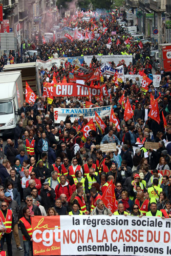 مظاهرات فرنسا - واشتباكات الشرطه الفرنسية مع المواطنين (18)