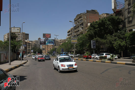 سيولة مرورية فى شوارع القاهرة والجيزة.. وانتشار مكثف لرجال المرور (1)