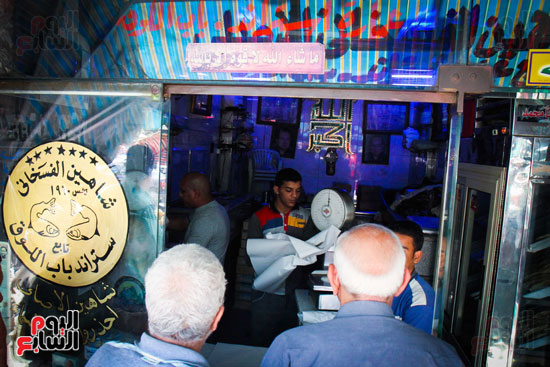 المصريون يرفعون شعار  الشعب يريد الفسيخ والرنجة قبل شم النسيم  (19)