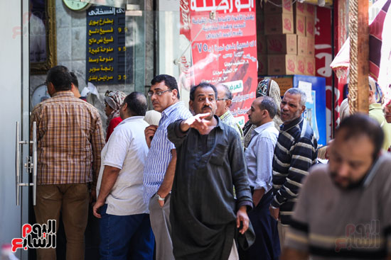 المصريون يرفعون شعار  الشعب يريد الفسيخ والرنجة قبل شم النسيم  (11)
