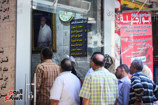 المصريون يرفعون شعار  الشعب يريد الفسيخ والرنجة قبل شم النسيم  (14)