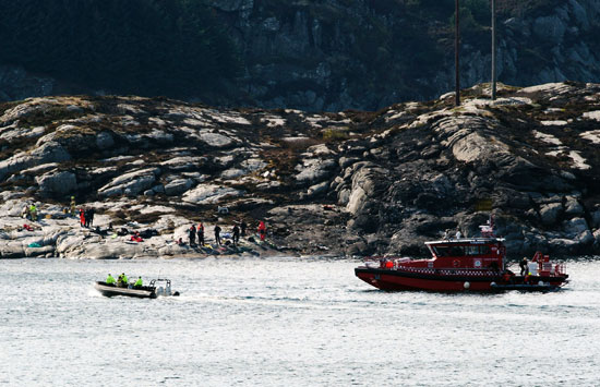 مقتل 13 شخصا فى تحطم هليكوبتر قبالة سواحل النرويج (1)