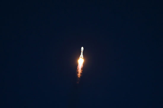 روسيا تغزو الفضاء بإطلاق أول صاروخ من قاعدتها الجديدة (6)