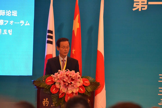الصين-وكوريا-الجنوبية-واليابان-يعقدون-أول-منتدى-لتعزيز-التعاون-(1)