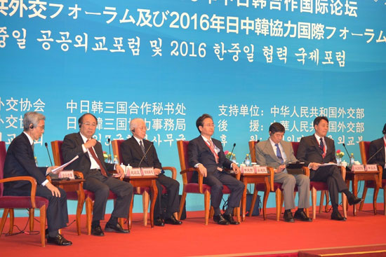 الصين-وكوريا-الجنوبية-واليابان-يعقدون-أول-منتدى-لتعزيز-التعاون-(6)