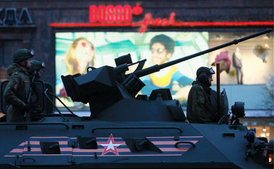روسيا تستعد لاحتفالات النصر بأقوى وأحدث المعدات العسكرية (12)