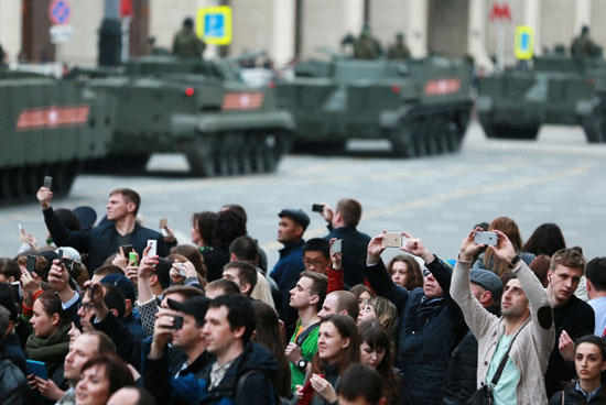 روسيا تستعد لاحتفالات النصر بأقوى وأحدث المعدات العسكرية (2)