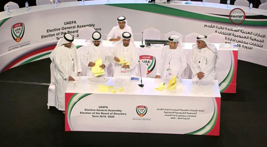 الإمارات تنتخب رئيسا جديدا لاتحاد الكرة (1)