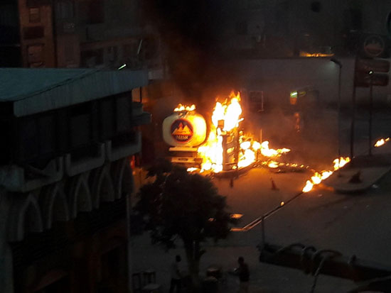 حريق هائل فى محطة وقود مصر للبترول بحلوان (1)