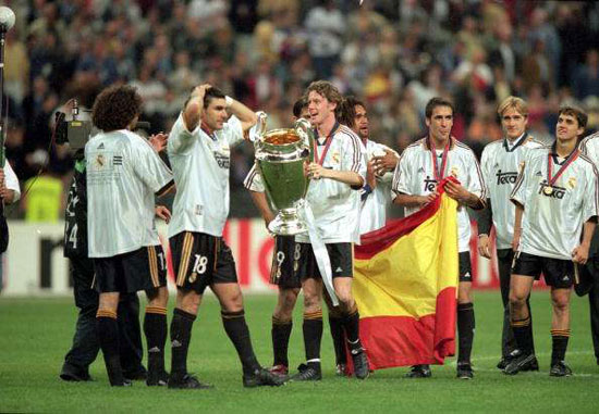 صورة-1-..-ريال-مدريد-وفالنسيا-موسم-2000