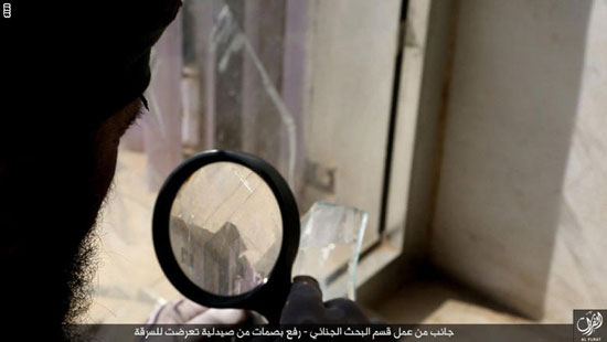 داعش- قسم البحث الجنائى- التعرف على البصمات (9)
