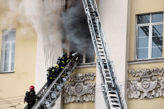  اندلاع حريق ضخم فى أحد مبانى وزارة الدفاع الروسية (4)