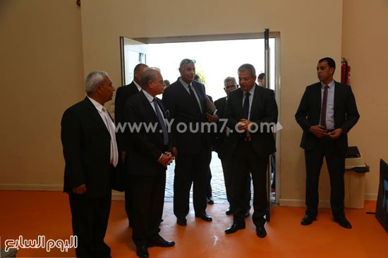  خالد عبد العزيز يلتقى محافظ جنوب سيناء لبحث تطوير المنشآت الرياضية (8)