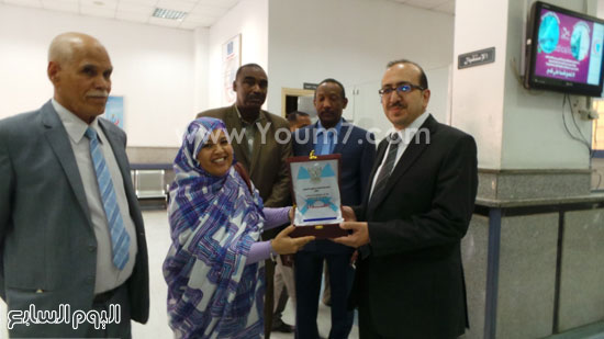 قنصل السودان ندرس الاستعانة بكوادر طبية مصرية فى علاج المرضى السودانيين (7)