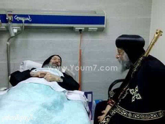 لأنبا-بيشوى-يغادر-المستشفى-بعد-إجراء-جراحة-بالبطن-(2)