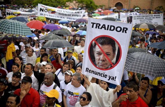 كولومبيا  ضد عملية السلام  (5)