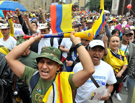 كولومبيا  ضد عملية السلام  (7)