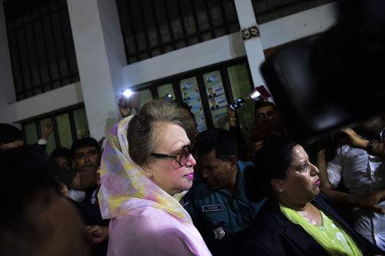 رئيسة وزراء بنجلادش السابقة تسلم نفسها للمحكمة (1)