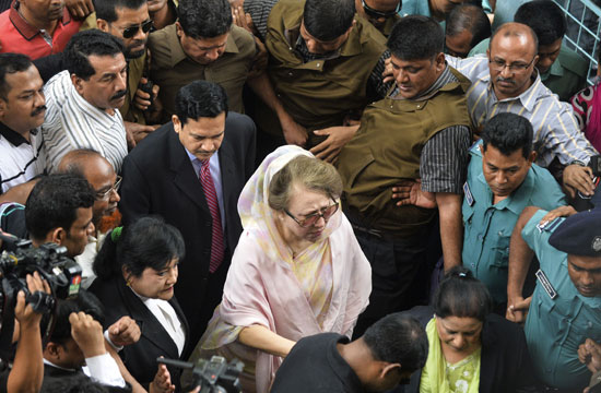 رئيسة وزراء بنجلادش السابقة تسلم نفسها للمحكمة (3)