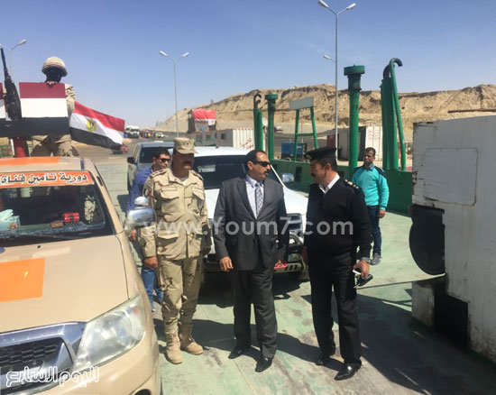 مدير أمن الإسماعيلية يتفقد الخدمات الأمنية بالمثلث الحدودى مع سيناء (1)