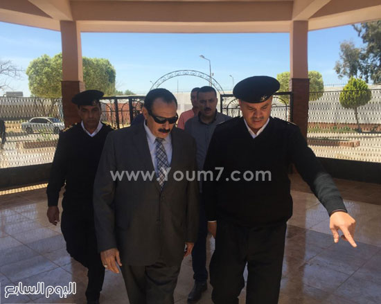 مدير أمن الإسماعيلية يتفقد الخدمات الأمنية بالمثلث الحدودى مع سيناء (8)