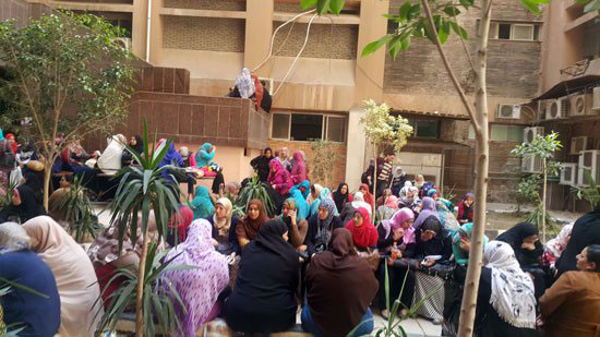 إضراب ممرضات مستشفى الجامعة بالمنوفية (1)