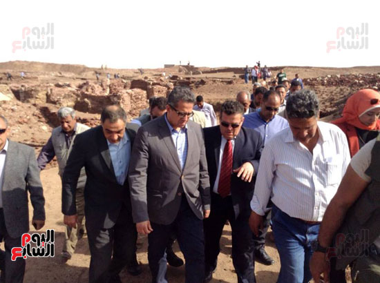 جولة وزير الاثار فى سيناء (7)