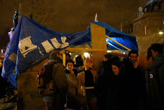 مئات الفرنسين يتظاهرون احتجاجًا على مشروع إصلاح قانون العمل (1)