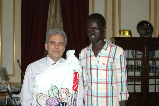 الدكتور جابر نصار وطلاب جنوب السودان (2)