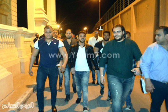 محمد رشاد يشعل حفل تخرج طب الإسكندرية بحضور الآلاف من محبيه (2)