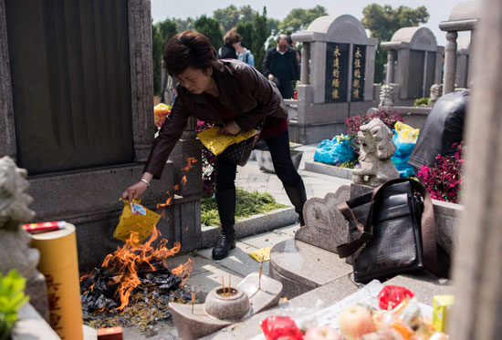 الصين-،-مقابر-،-مهرجان-تشينج-مينج-،-صور-منوعة--(2)