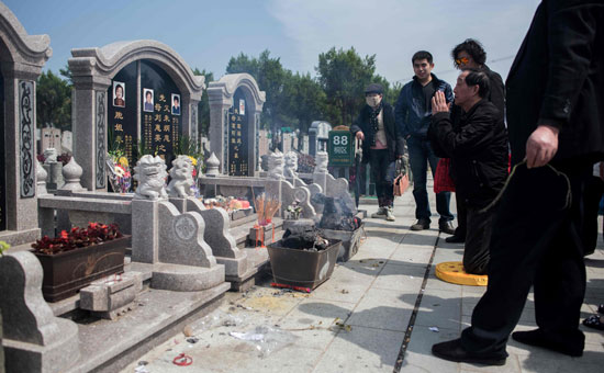 الصين-،-مقابر-،-مهرجان-تشينج-مينج-،-صور-منوعة--(4)