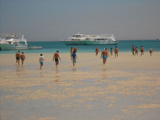 شواطئ البحر الاحمر تستعد لاستقبال المصريين فى أعياد الربيع (3)