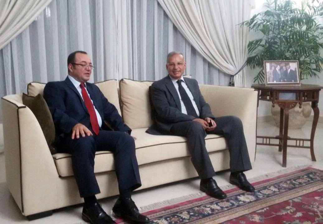 زيزو الاهلى مع السفير الشواف فى تنزانيا