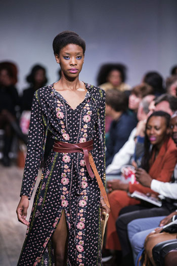 الجمال الأسمر يتصدر منصات أسبوع الموضة الأفريقى 2016 (14)