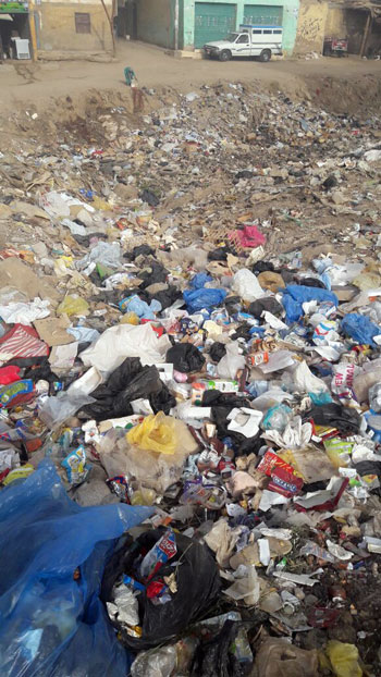 منطقة السماد، اسوان، محافظ اسوان، محافظة اسوان، مصرف السيل، اخبار اسوان، ازمة القمامة (6)