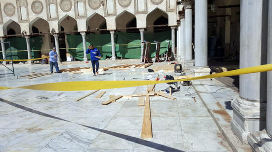 تواصل أعمال ترميم الجامع الأزهر (10)