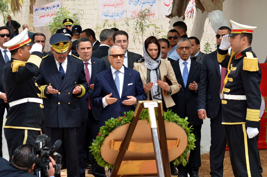 الرئيس التونسى يزور بن قردان بعد شهر على هجمات إرهابية دامية (4)