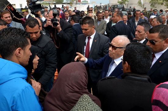 الرئيس التونسى يزور بن قردان بعد شهر على هجمات إرهابية دامية (5)
