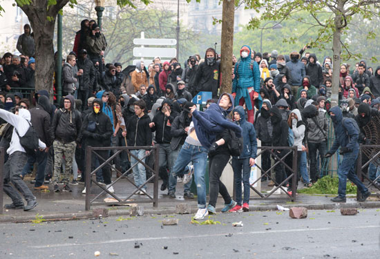 تظاهرات فرنسا  (1)