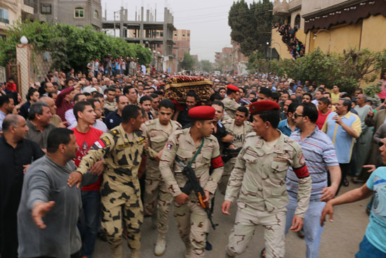 تشييع جنازة شهيد تفجيرات سيناء فى المنوفية (5)