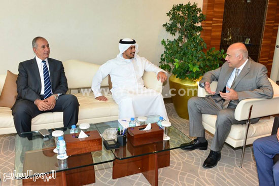 وزير السياحة ومحافظ البحر الأحمر مع رئيس هيئة السياحة الإماراتى -اليوم السابع -5 -2015