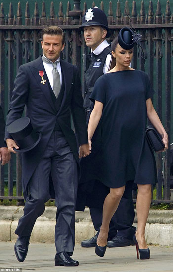 فيكتوريا بيكهام تتأنق بفستان أسود فى أحد حفلات الزفاف  -اليوم السابع -5 -2015