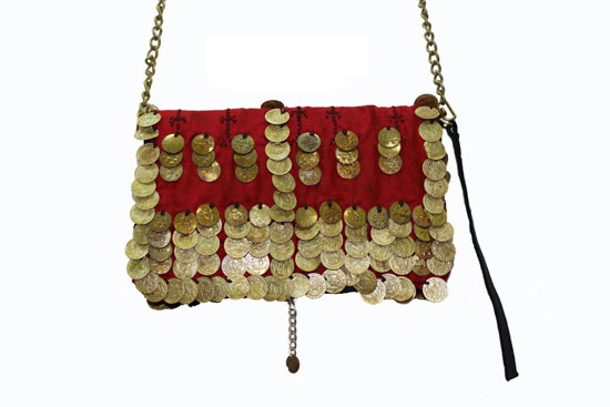 حقيبة مميزة مغطاة بالعملات المعدنية  -اليوم السابع -5 -2015