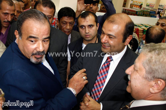  الوزير فى حوار مع مسئولى التموين بالمحافظة -اليوم السابع -5 -2015