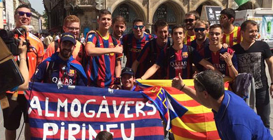 جماهير برشلونة ترفع علم إقليم كتالونيا -اليوم السابع -5 -2015