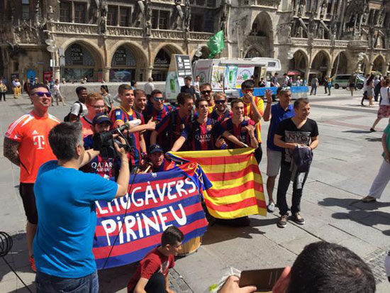 وسائل الإعلام تتابع جماهير برشلونة -اليوم السابع -5 -2015